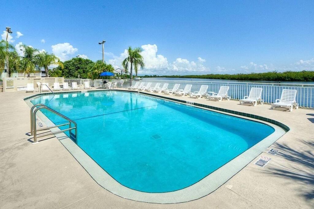 River Delight,Studio109, Beach & Pool Steps Away + Wifi Раскин Экстерьер фото